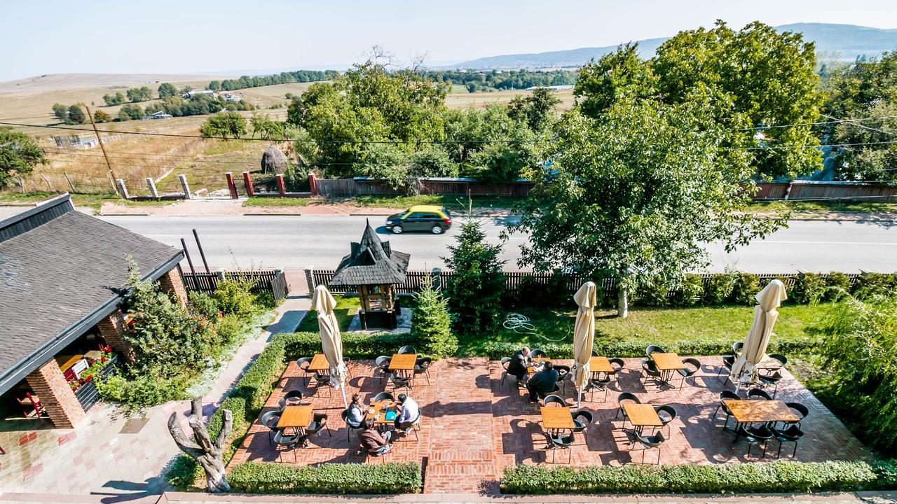 Pensiunea Belvedere Hotel Târgu Neamț Exterior photo